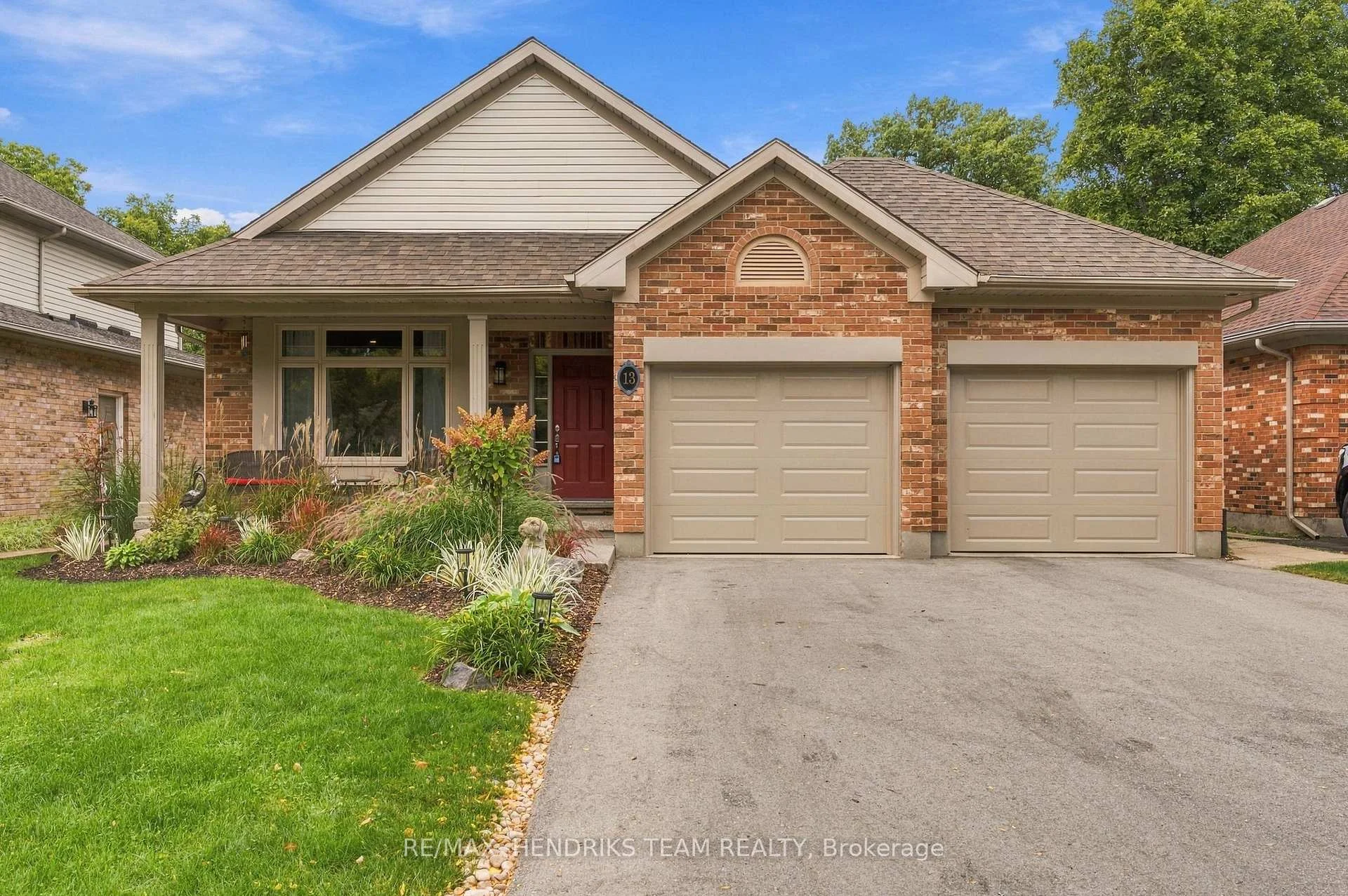 Photo 4 of 13 Timber Lane, St. Catharines, Lakeport — HOMEH