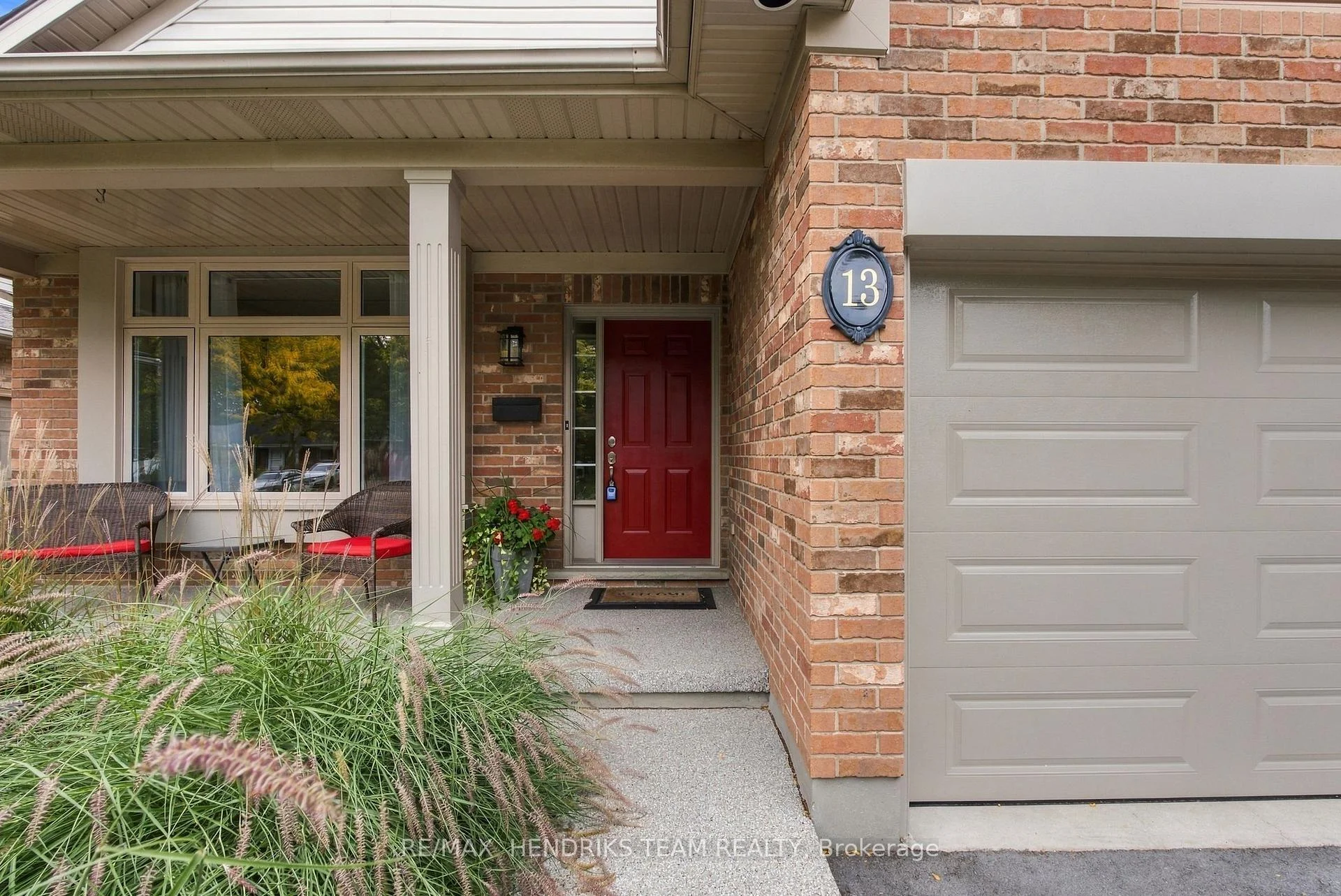 Photo 8 of 13 Timber Lane, St. Catharines, Lakeport — HOMEH