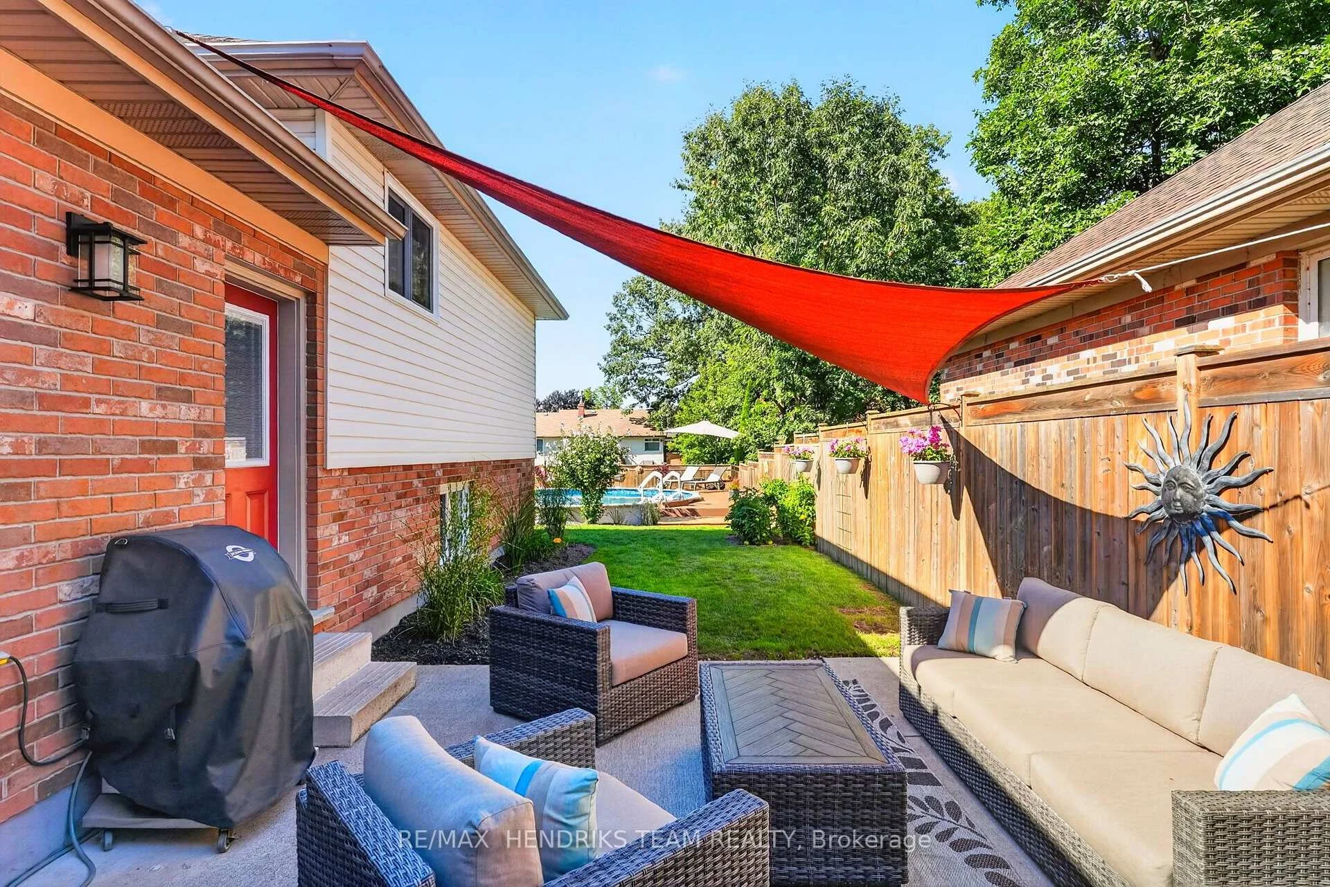 Photo 40 of 13 Timber Lane, St. Catharines, Lakeport — HOMEH