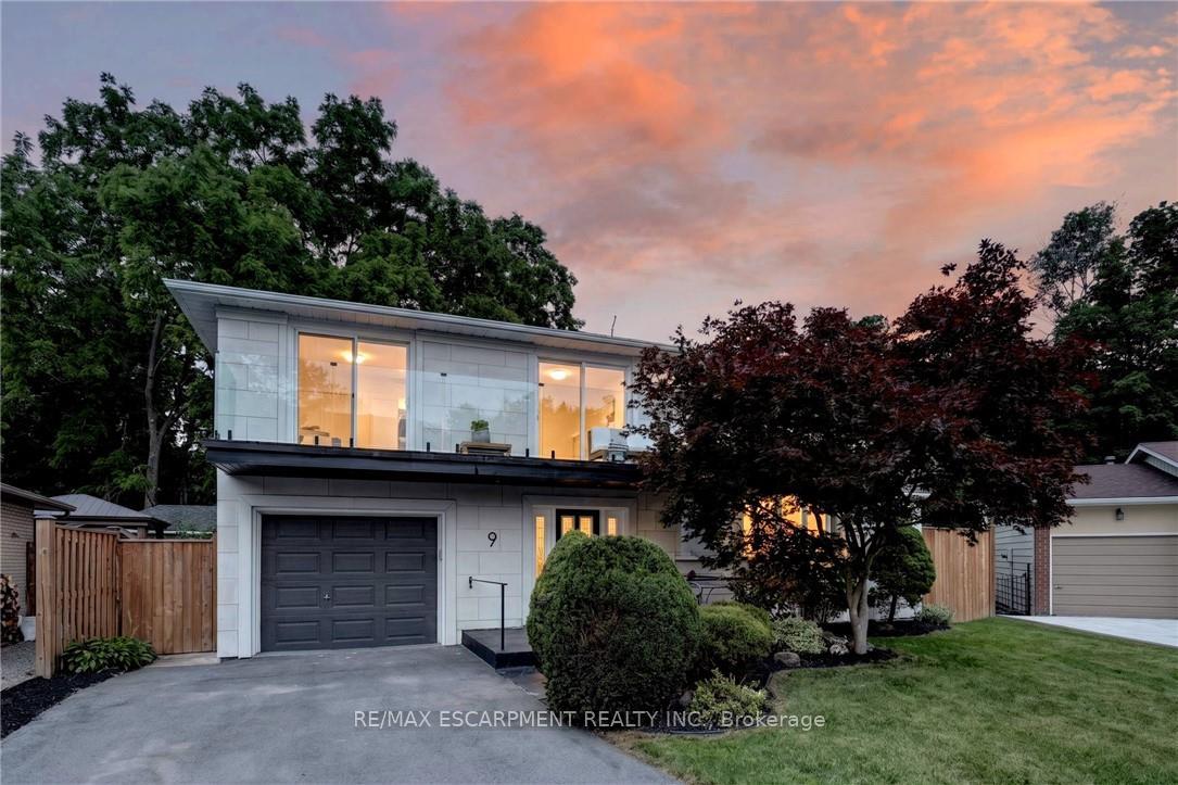 Photo 1 of 9 Leslie Drive, Hamilton, Stoney Creek — HOMEH