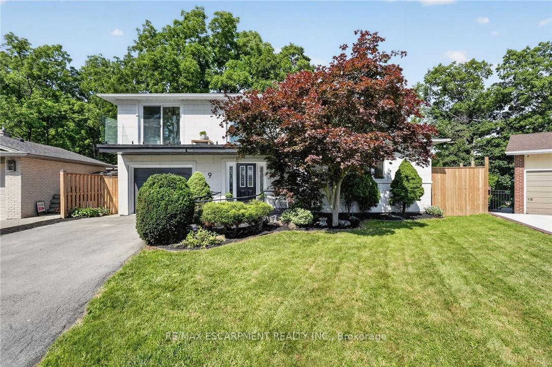 Photo 2 of 9 Leslie Drive, Hamilton, Stoney Creek — HOMEH
