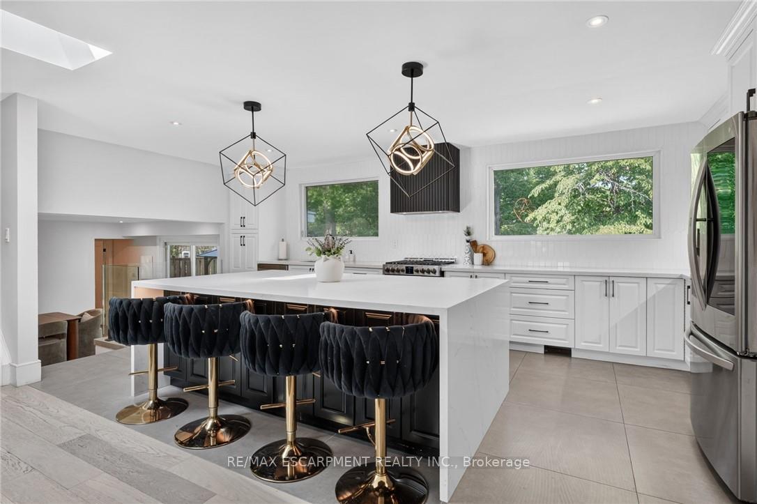 Photo 12 of 9 Leslie Drive, Hamilton, Stoney Creek — HOMEH