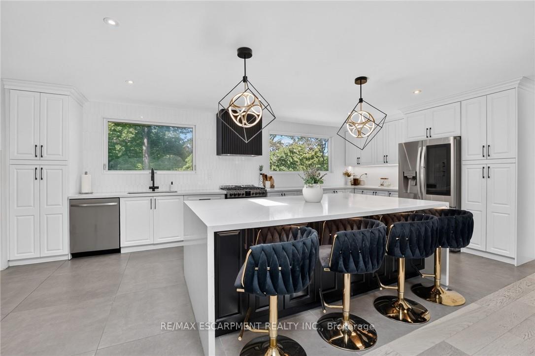 Photo 14 of 9 Leslie Drive, Hamilton, Stoney Creek — HOMEH