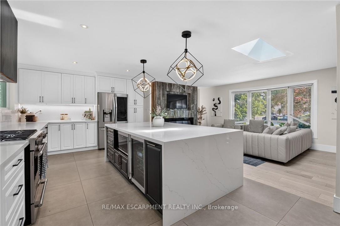 Photo 16 of 9 Leslie Drive, Hamilton, Stoney Creek — HOMEH