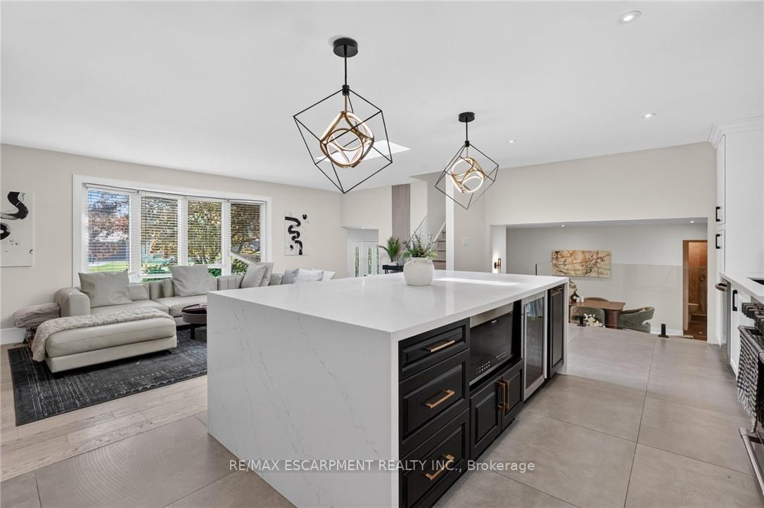 Photo 18 of 9 Leslie Drive, Hamilton, Stoney Creek — HOMEH