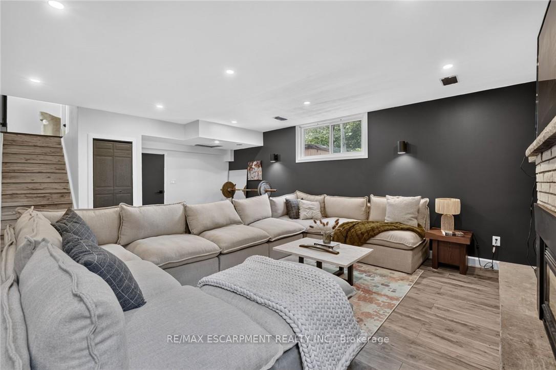 Photo 36 of 9 Leslie Drive, Hamilton, Stoney Creek — HOMEH