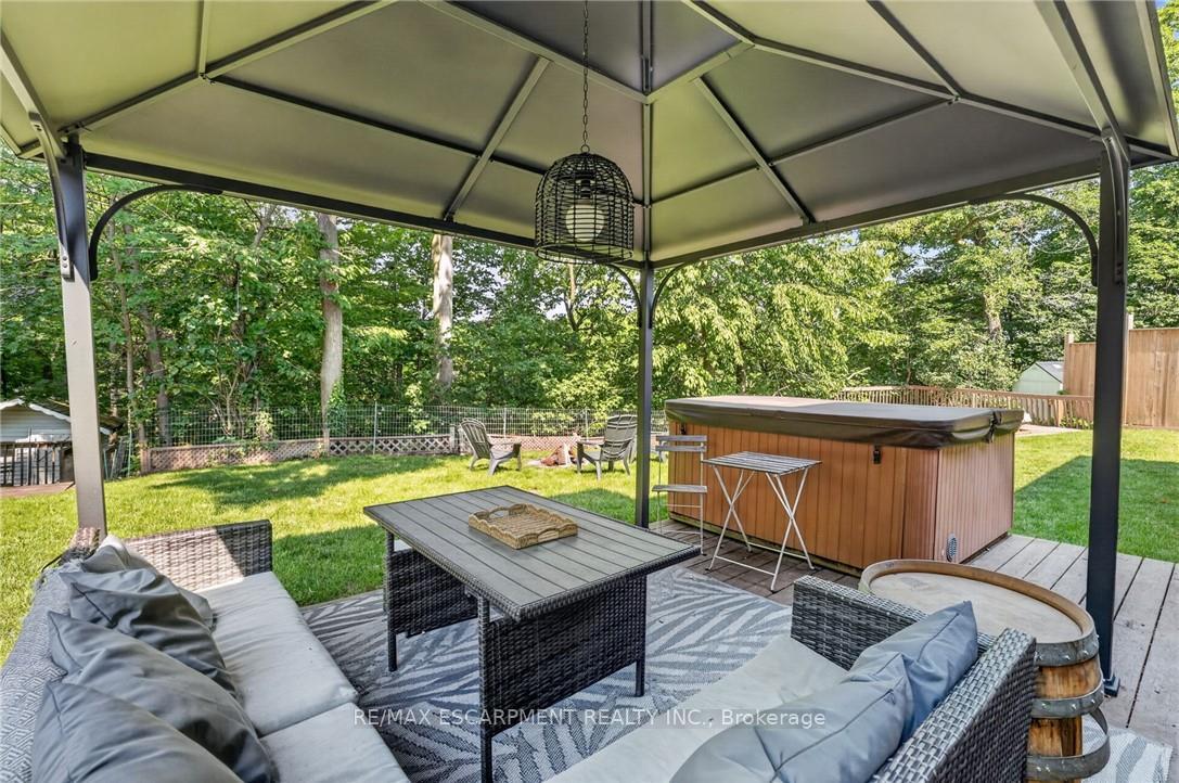 Photo 40 of 9 Leslie Drive, Hamilton, Stoney Creek — HOMEH
