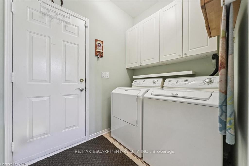 Photo 12 of 52 Mistycreek Crescent, Brampton, Fletcher's Meadow — HOMEH
