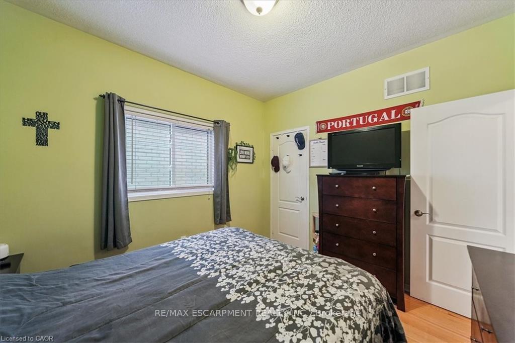 Photo 14 of 52 Mistycreek Crescent, Brampton, Fletcher's Meadow — HOMEH