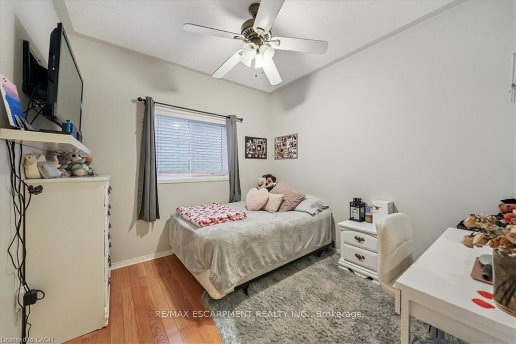 Photo 15 of 52 Mistycreek Crescent, Brampton, Fletcher's Meadow — HOMEH