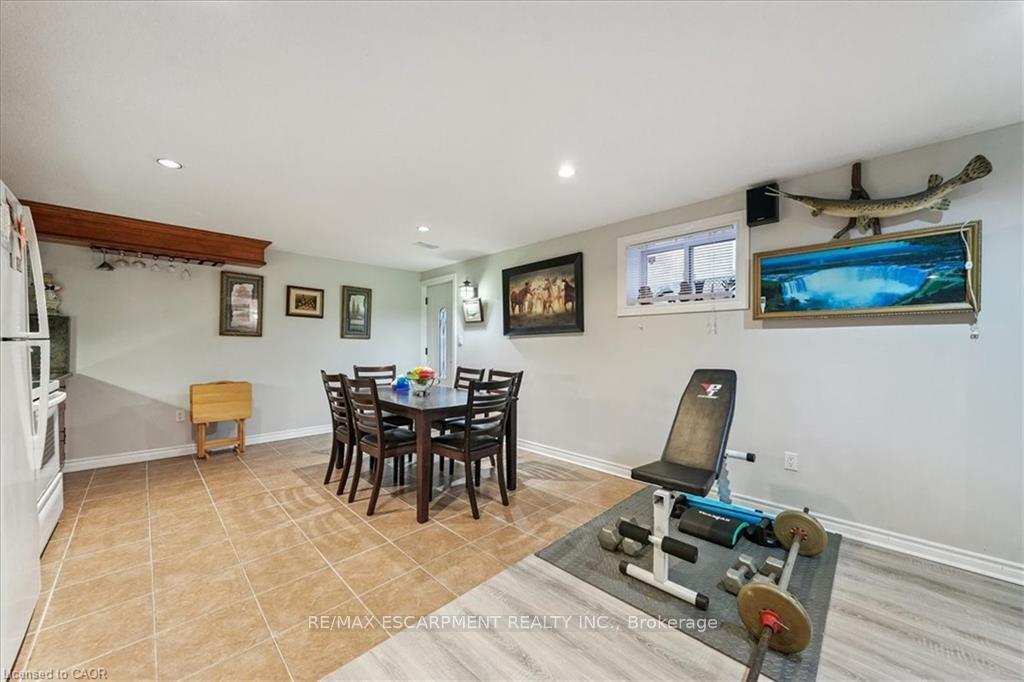 Photo 27 of 52 Mistycreek Crescent, Brampton, Fletcher's Meadow — HOMEH