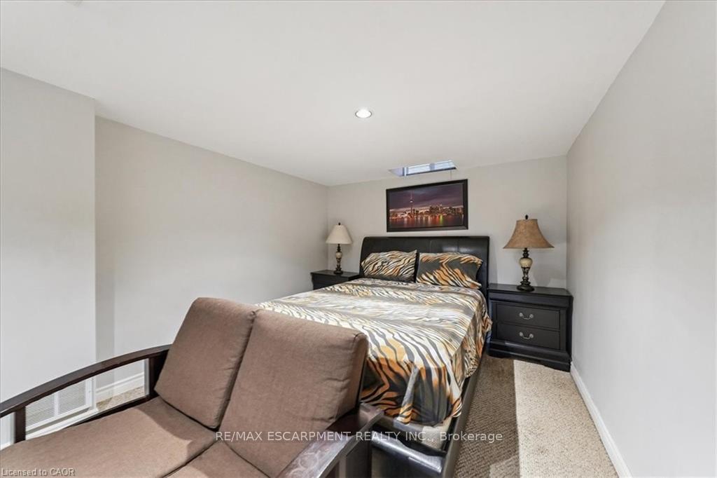 Photo 31 of 52 Mistycreek Crescent, Brampton, Fletcher's Meadow — HOMEH