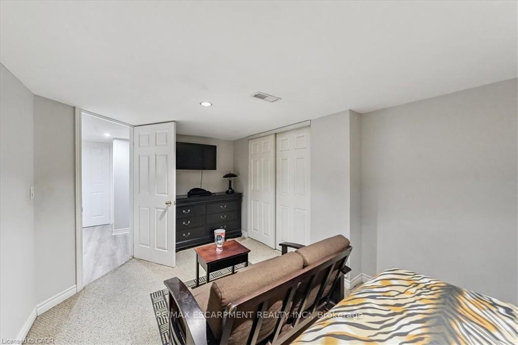 Photo 32 of 52 Mistycreek Crescent, Brampton, Fletcher's Meadow — HOMEH