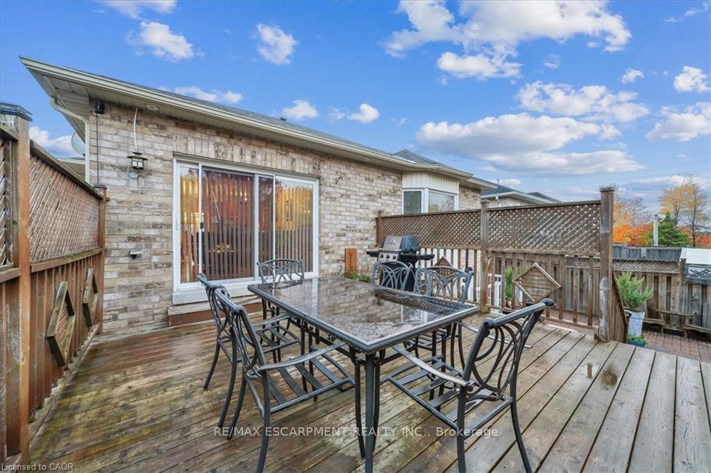 Photo 34 of 52 Mistycreek Crescent, Brampton, Fletcher's Meadow — HOMEH
