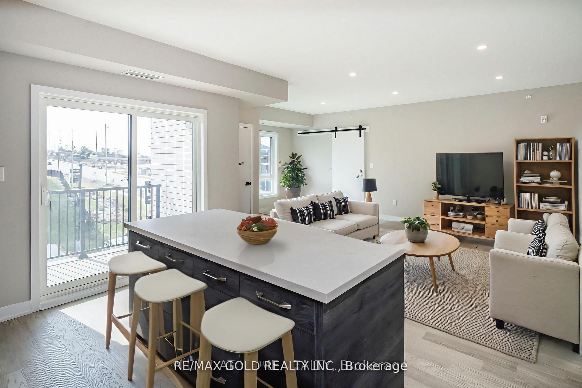 Photo 21 of Unit 213, 1 Chef Lane, Barrie, Innis-Shore — HOMEH