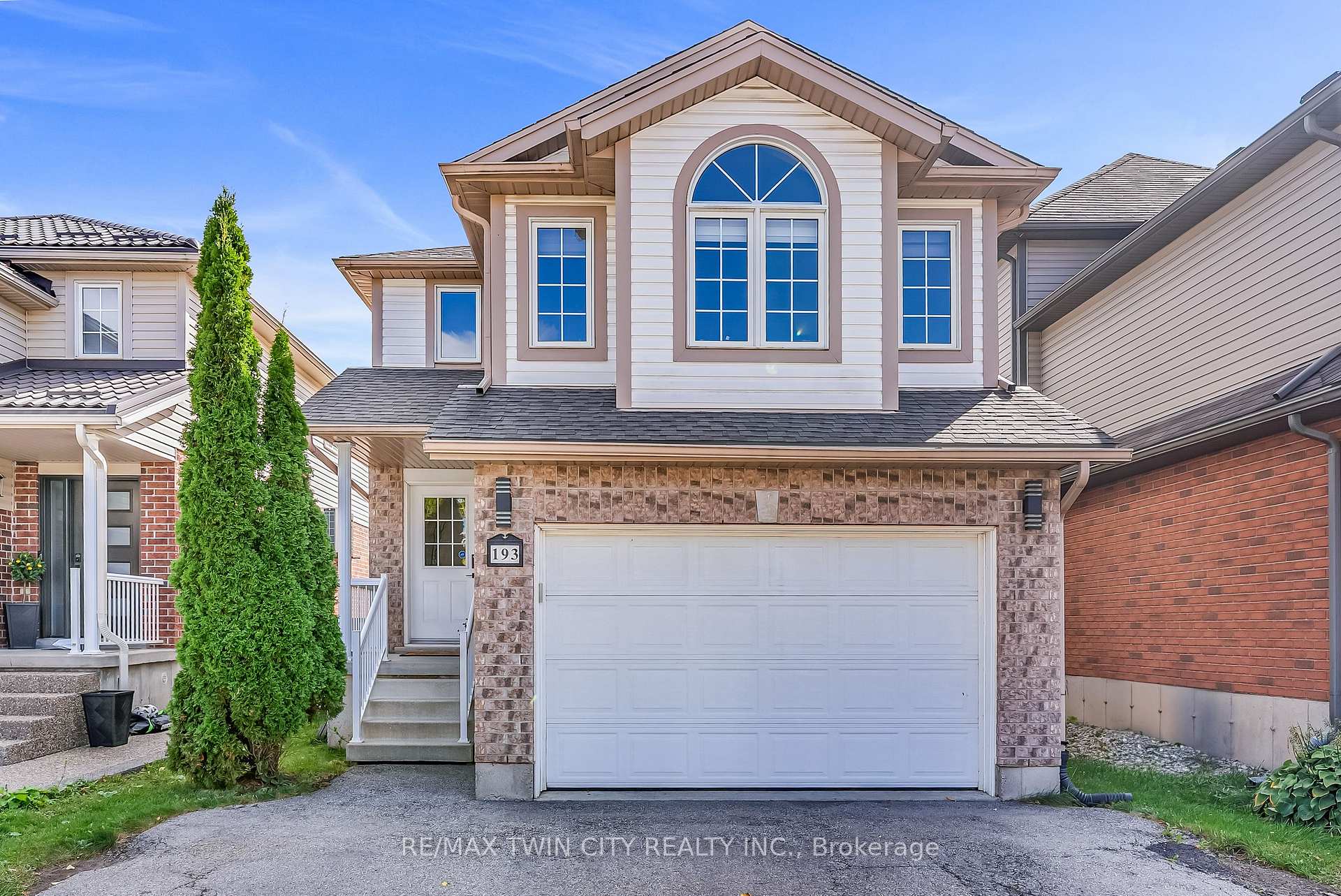 Photo 1 of 193 Mountain Laurel Crescent, Kitchener, Larentian West — HOMEH