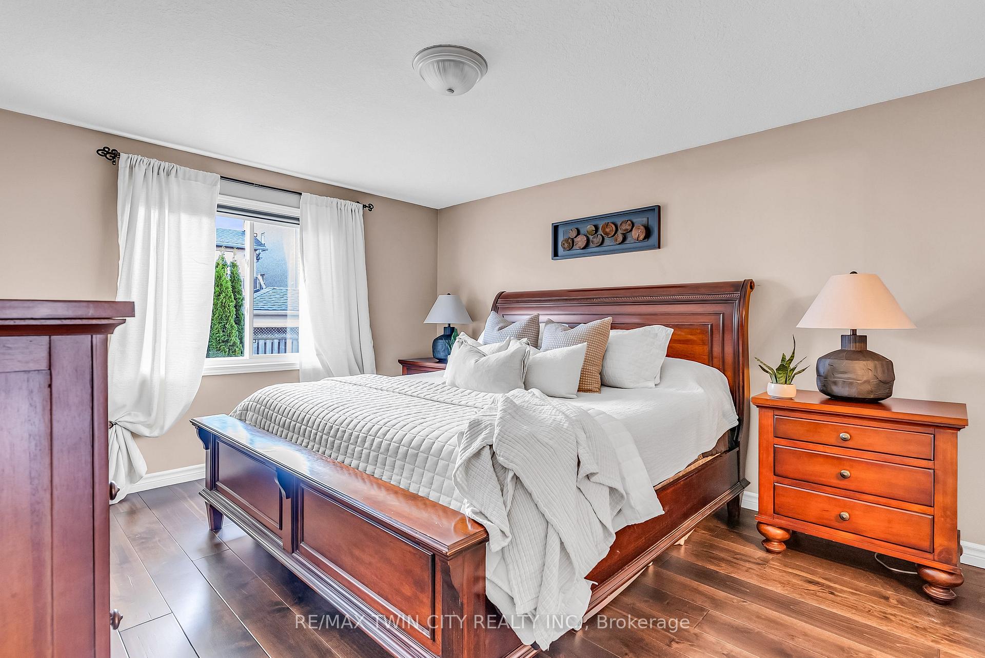 Photo 28 of 193 Mountain Laurel Crescent, Kitchener, Larentian West — HOMEH