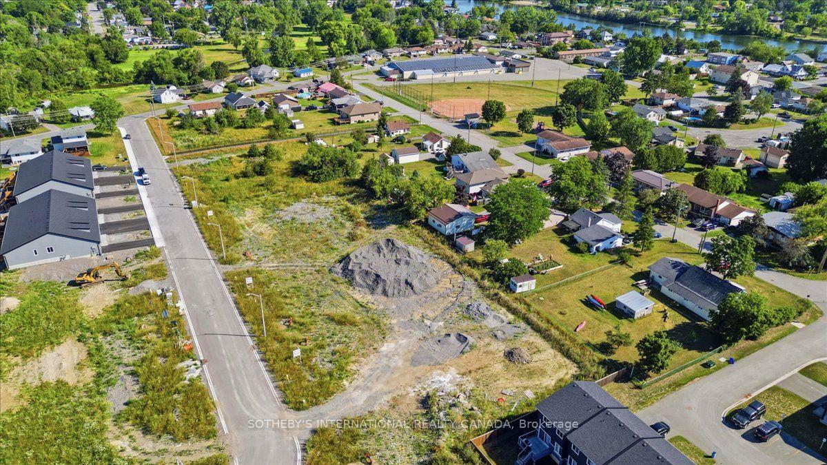 Photo 5 of 87-93 Patrick Drive, Quinte West, Frankford Ward — HOMEH