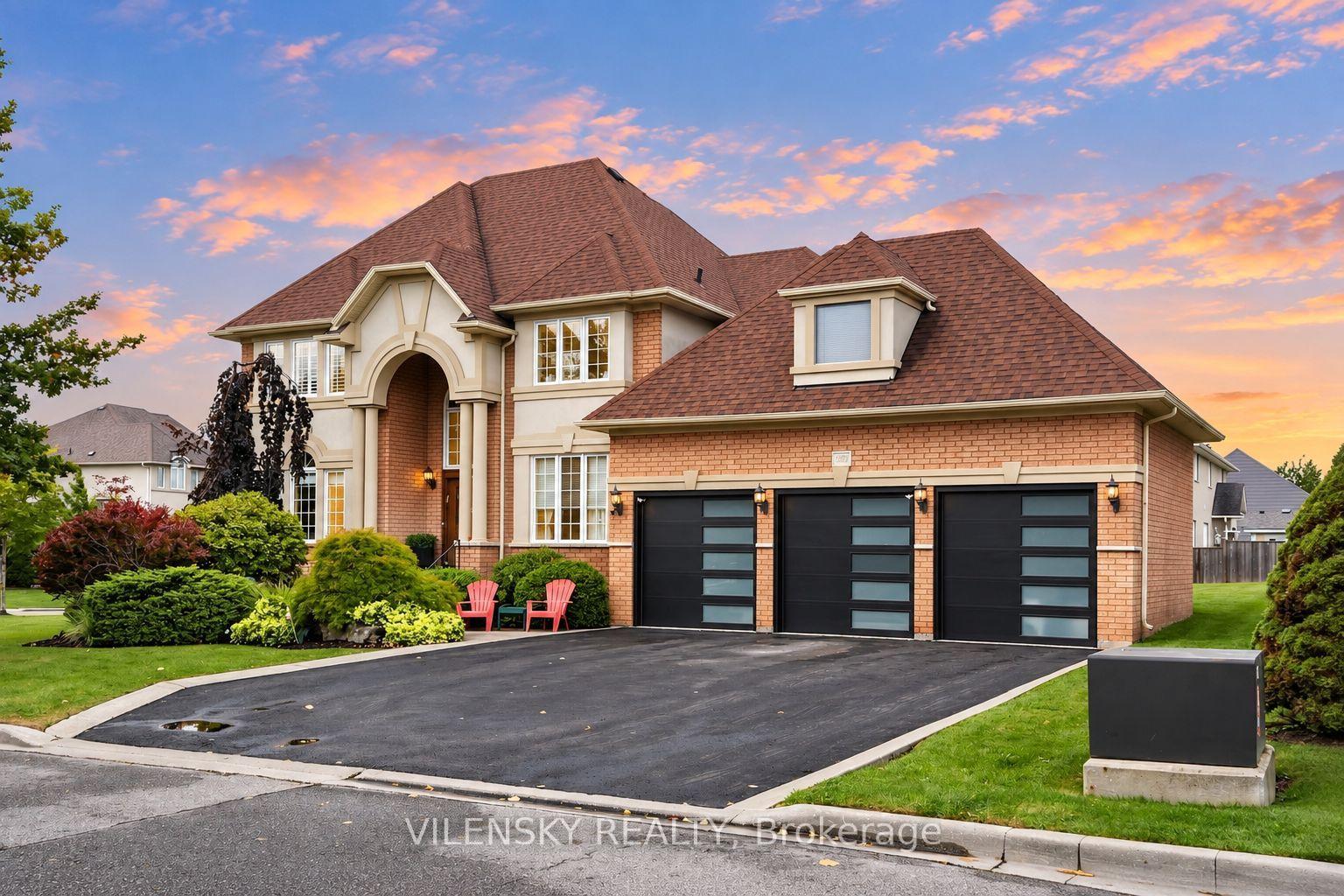 Photo 3 of 405 Athabasca Drive, Vaughan, Rural Vaughan — HOMEH