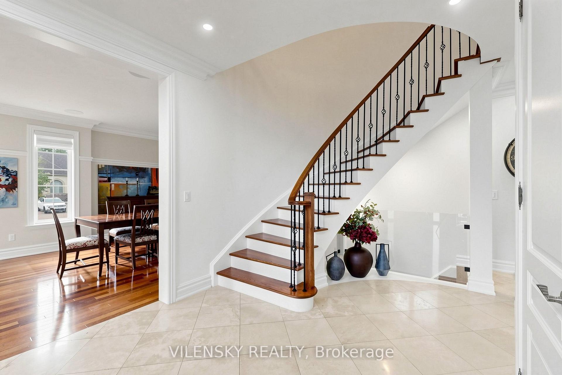 Photo 6 of 405 Athabasca Drive, Vaughan, Rural Vaughan — HOMEH