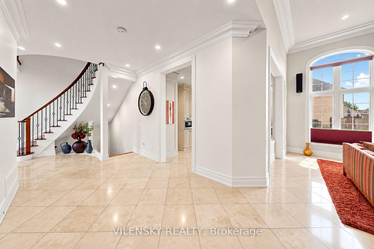 Photo 14 of 405 Athabasca Drive, Vaughan, Rural Vaughan — HOMEH