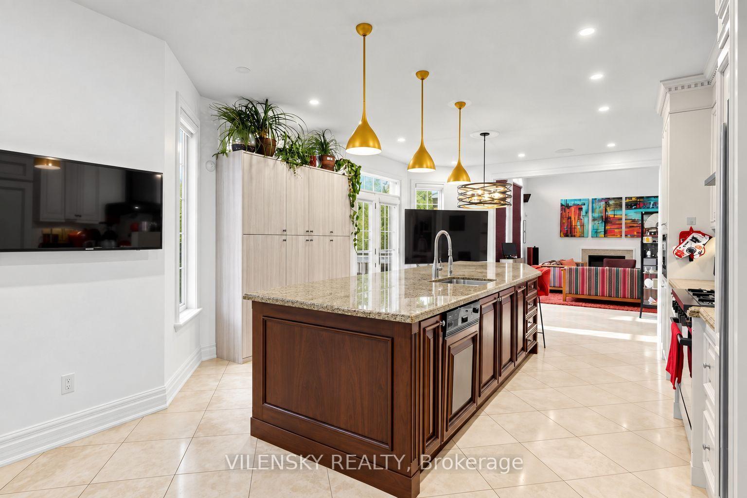 Photo 19 of 405 Athabasca Drive, Vaughan, Rural Vaughan — HOMEH