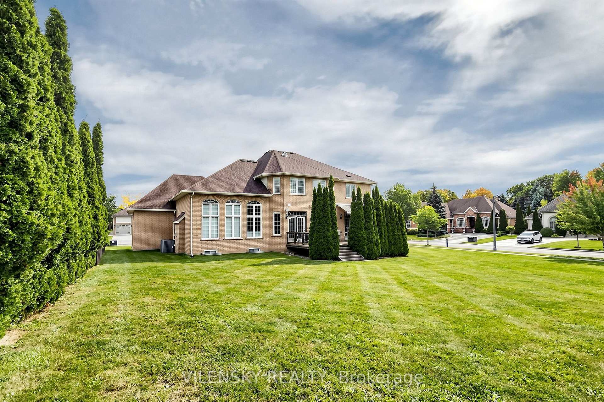 Photo 51 of 405 Athabasca Drive, Vaughan, Rural Vaughan — HOMEH