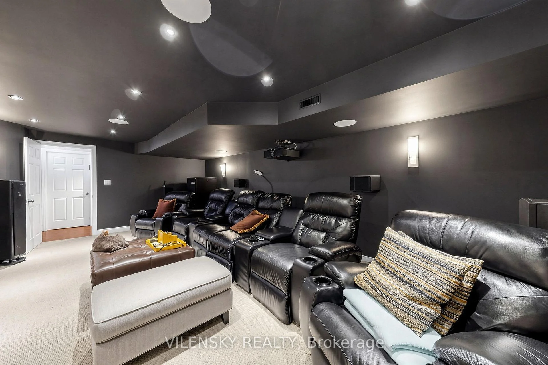 Photo 46 of 405 Athabasca Drive, Vaughan, Rural Vaughan — HOMEH