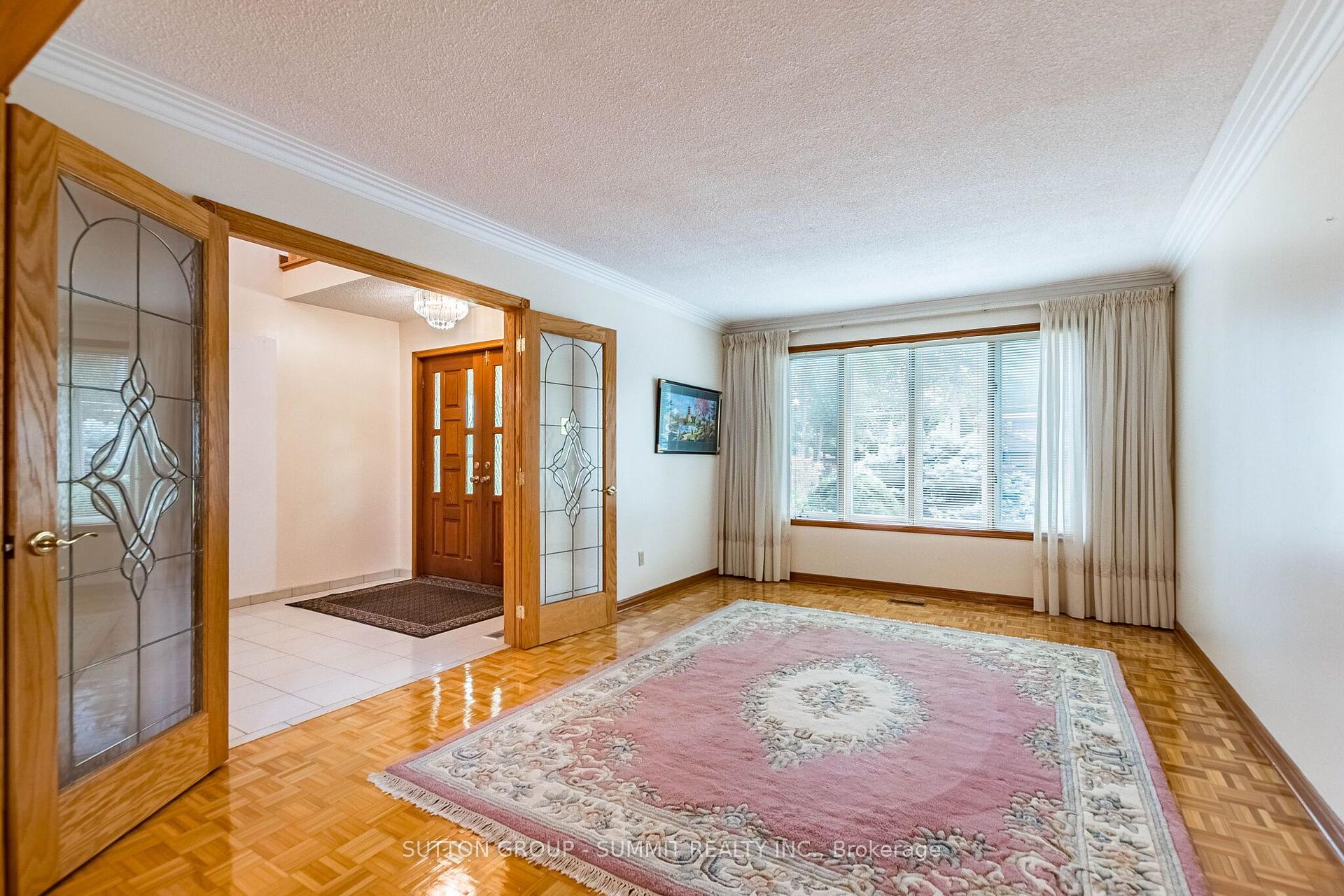 Photo 5 of 2477 Cliff Road, Mississauga, Cooksville — HOMEH