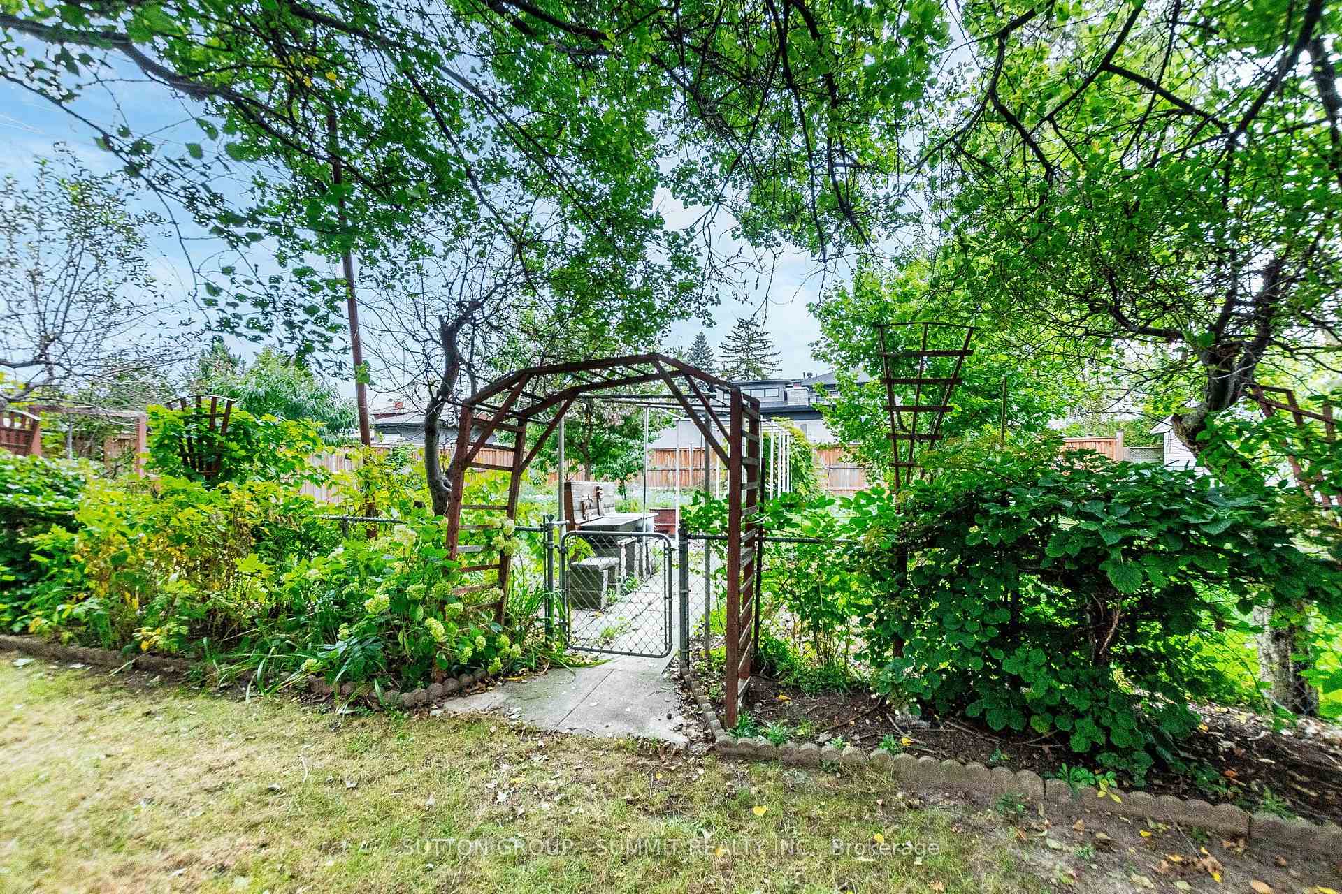 Photo 36 of 2477 Cliff Road, Mississauga, Cooksville — HOMEH