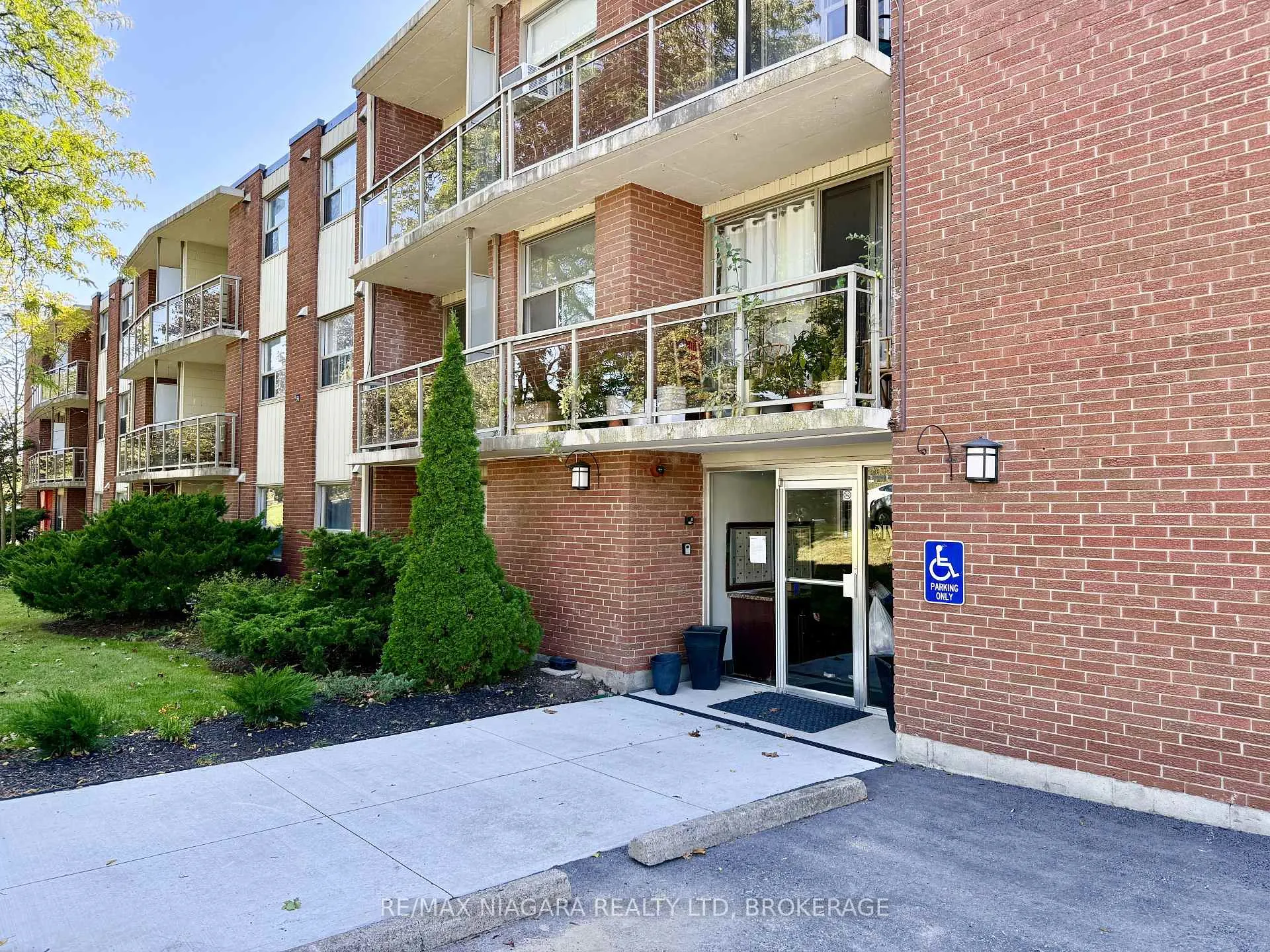 Photo 46 of Unit 102, 7 Riverview Boulevard, St. Catharines, Glendale/Glenridge — HOMEH