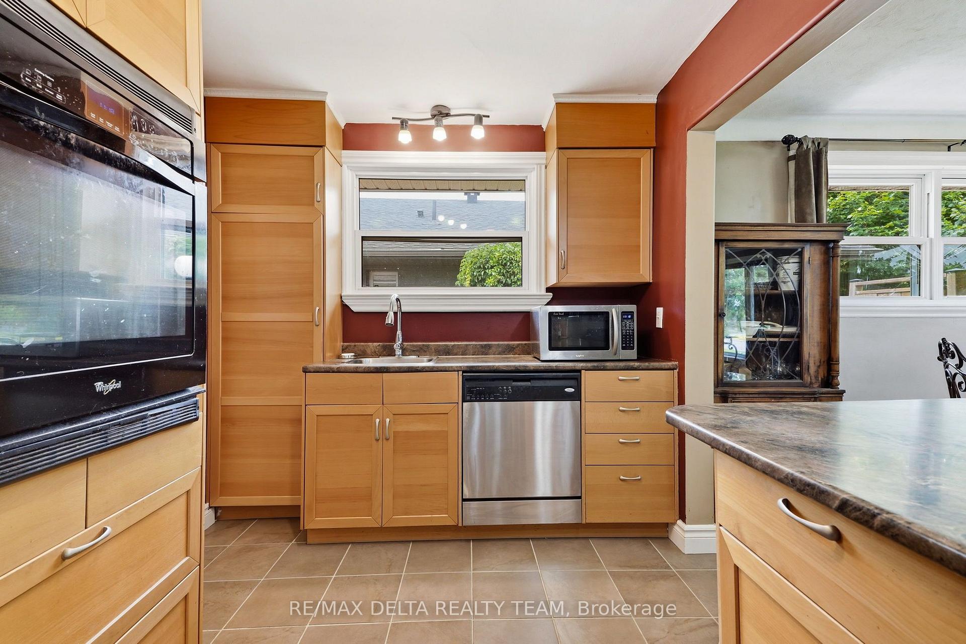 Photo 5 of 2162 Rushton Road, Ottawa, McKellar Heights/Glabar Park — HOMEH