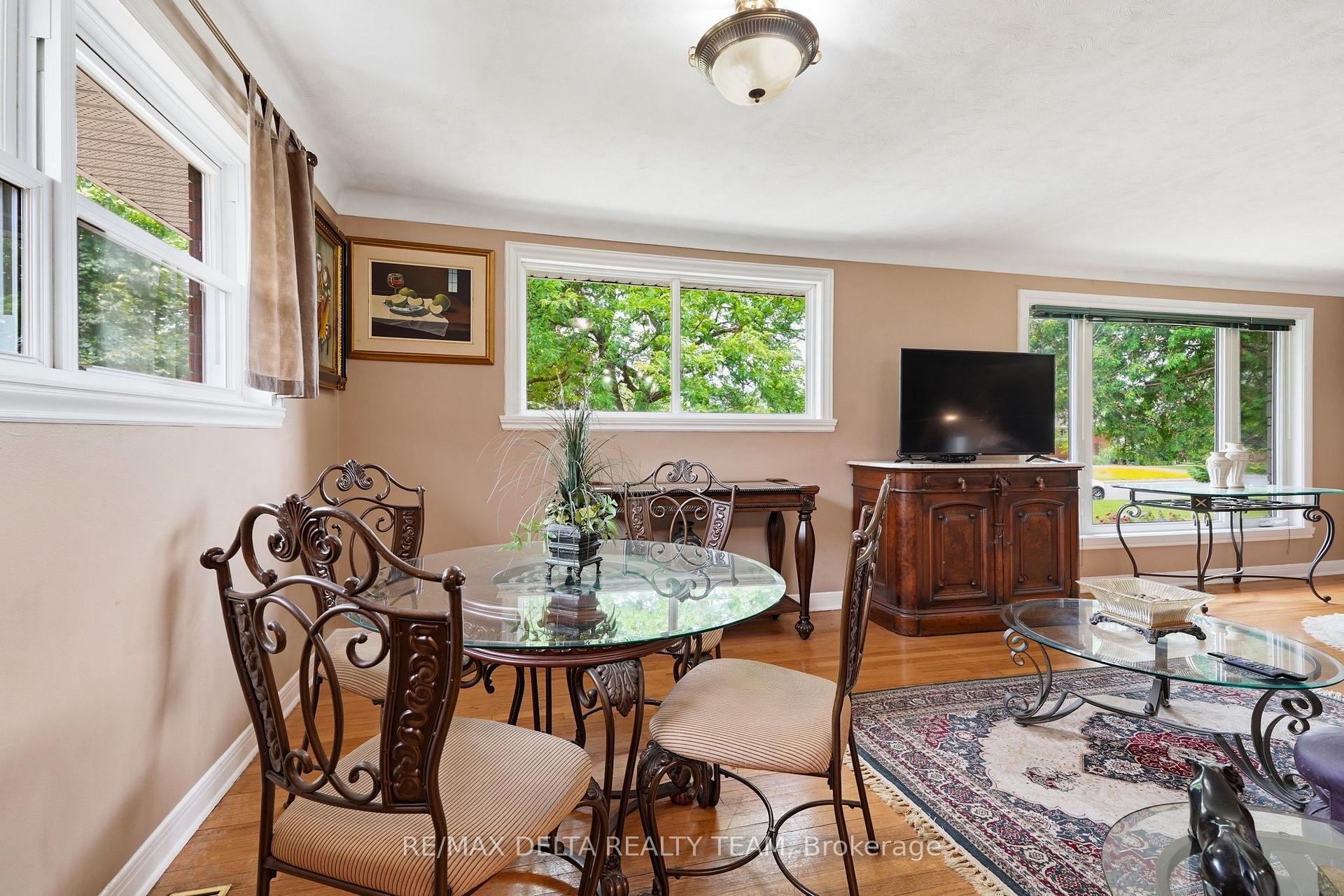 Photo 10 of 2162 Rushton Road, Ottawa, McKellar Heights/Glabar Park — HOMEH