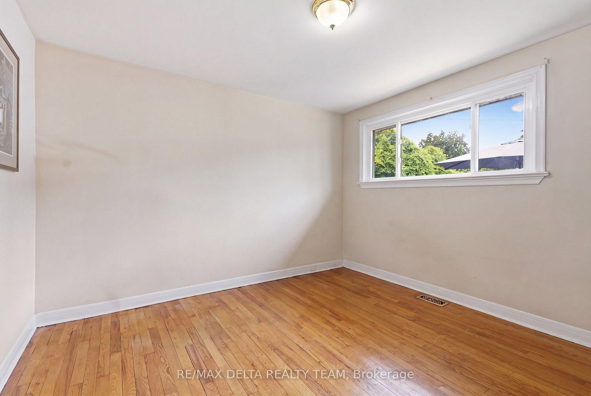 Photo 14 of 2162 Rushton Road, Ottawa, McKellar Heights/Glabar Park — HOMEH