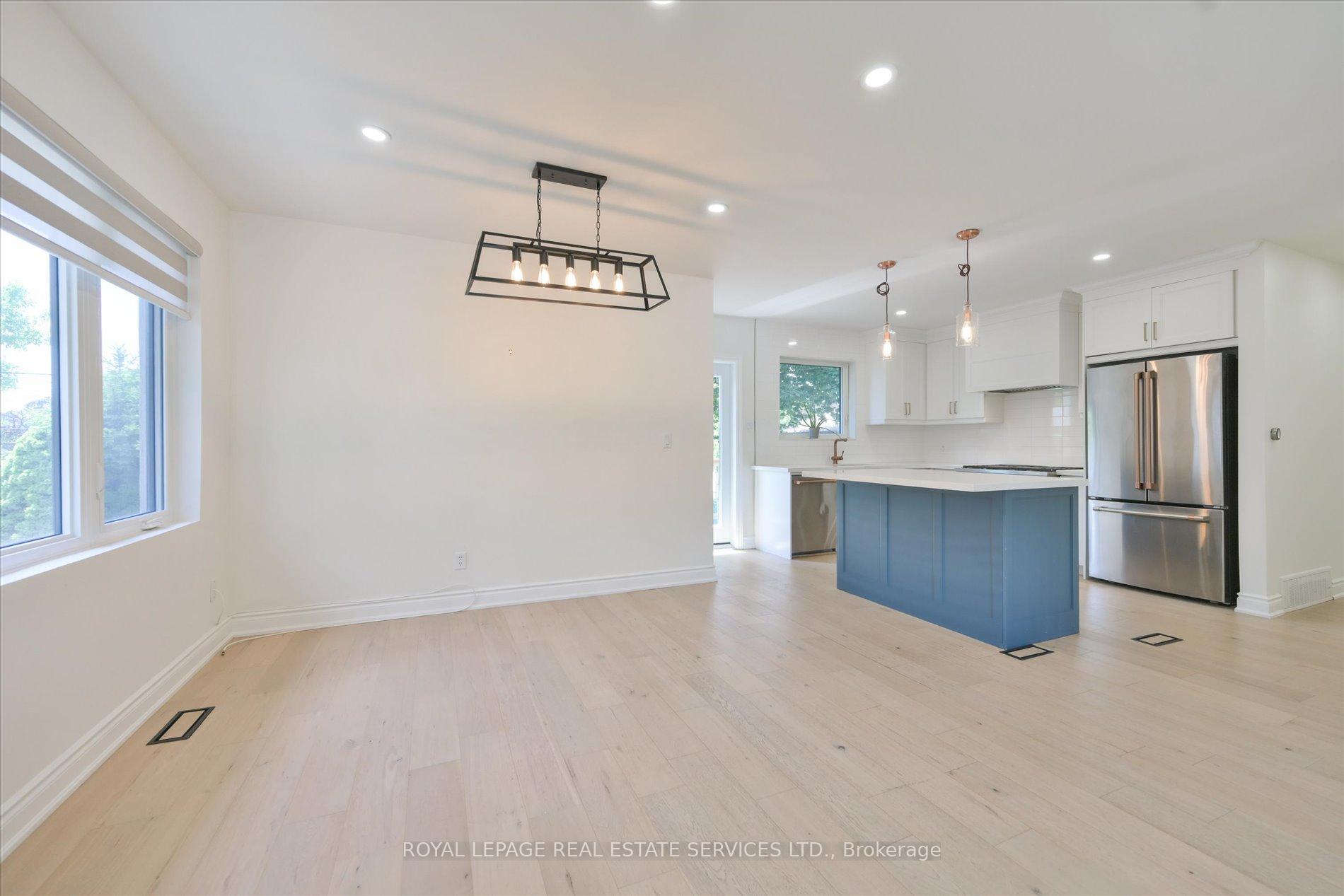 Photo 2 of 18 Celestine Drive, Etobicoke, Willowridge-Martingrove-Richview — HOMEH