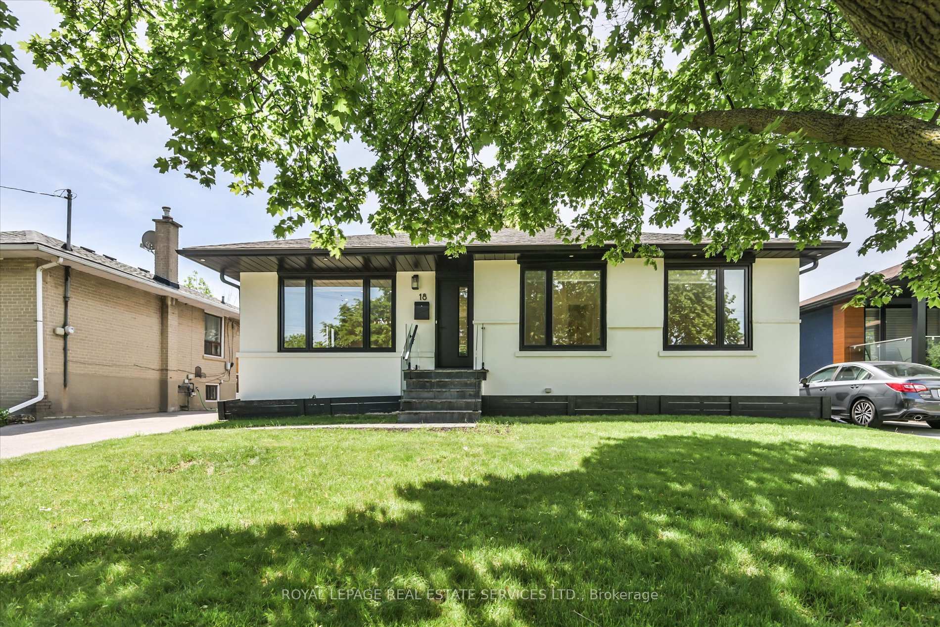 Photo 3 of 18 Celestine Drive, Etobicoke, Willowridge-Martingrove-Richview — HOMEH