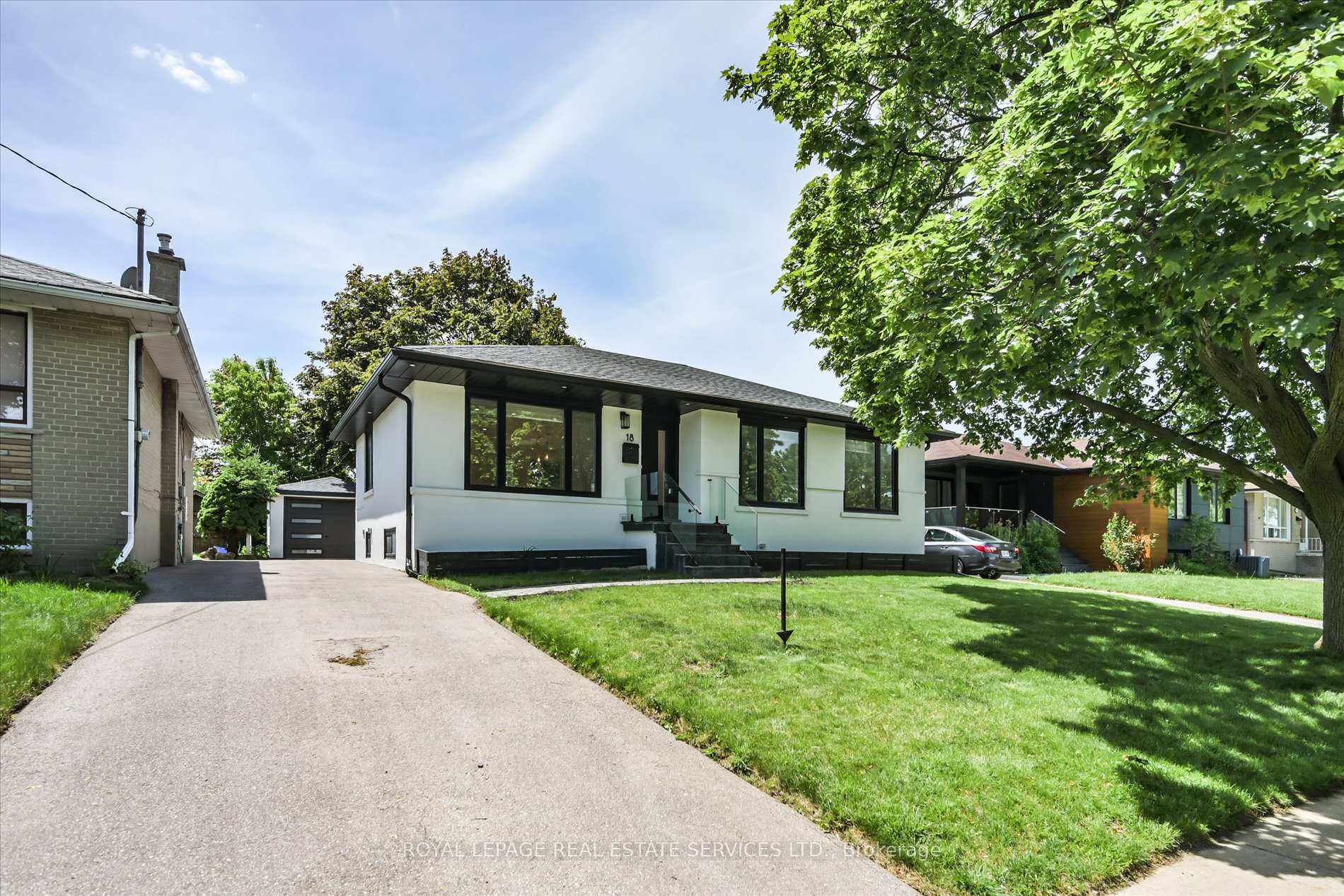 Photo 4 of 18 Celestine Drive, Etobicoke, Willowridge-Martingrove-Richview — HOMEH