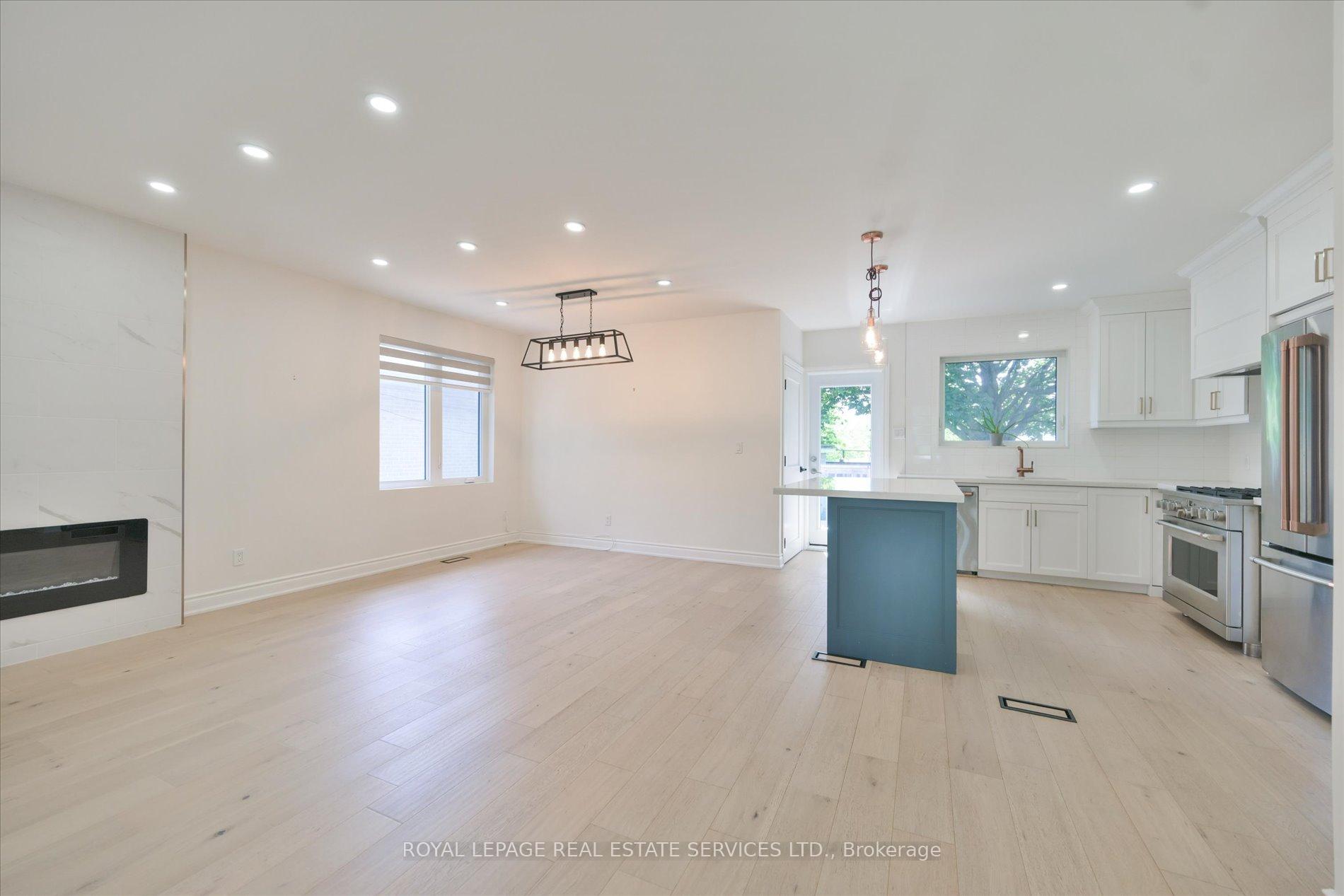 Photo 8 of 18 Celestine Drive, Etobicoke, Willowridge-Martingrove-Richview — HOMEH