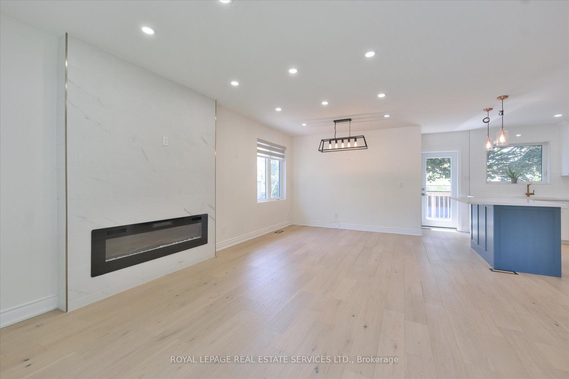 Photo 11 of 18 Celestine Drive, Etobicoke, Willowridge-Martingrove-Richview — HOMEH