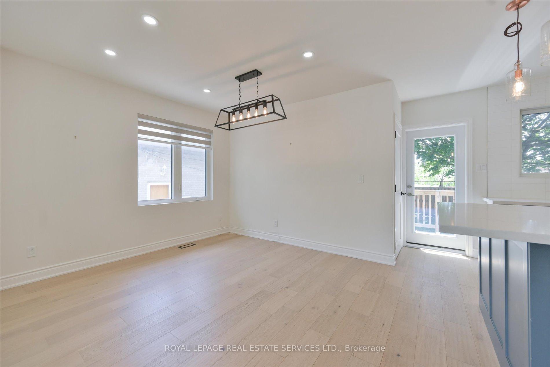 Photo 13 of 18 Celestine Drive, Etobicoke, Willowridge-Martingrove-Richview — HOMEH