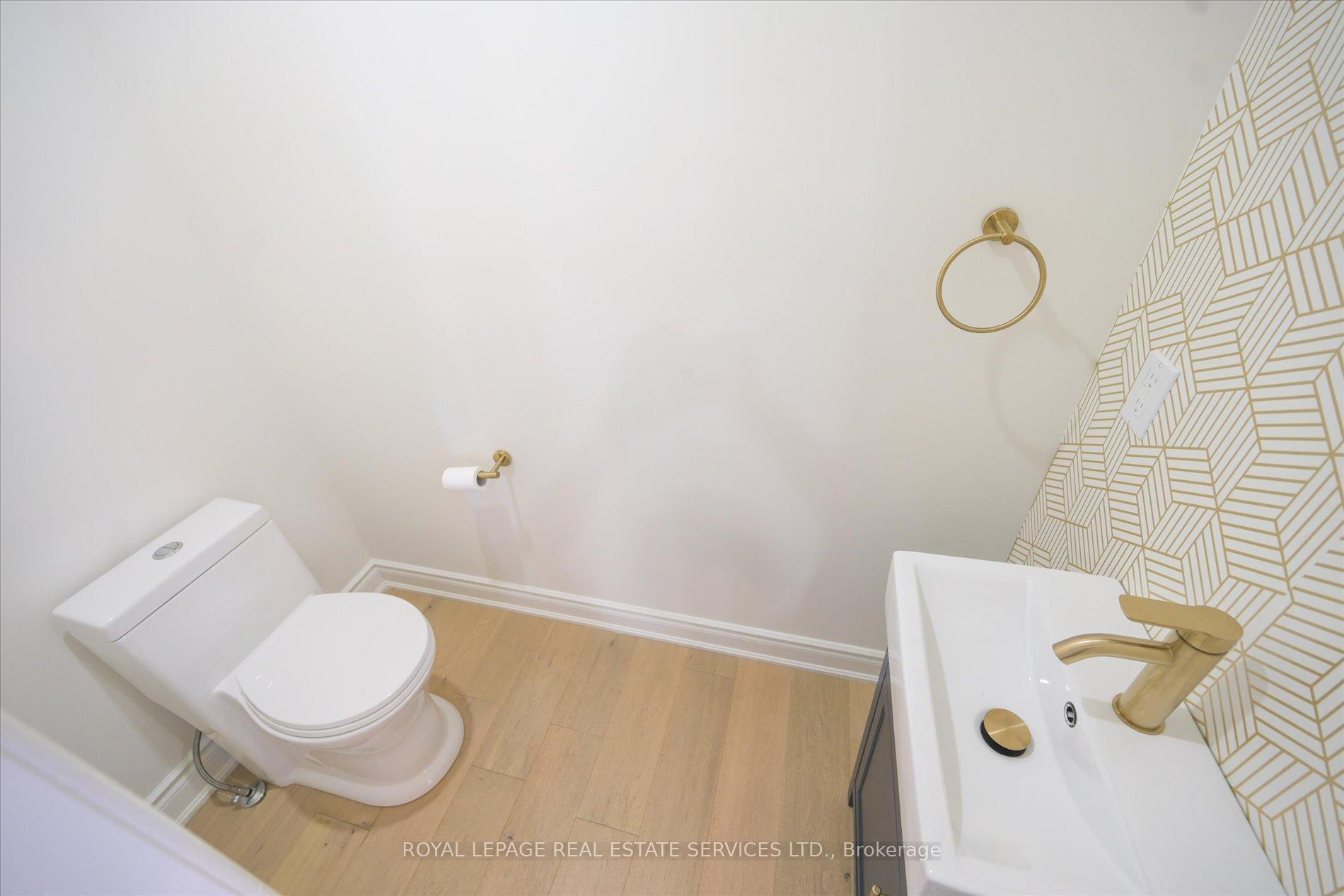 Photo 19 of 18 Celestine Drive, Etobicoke, Willowridge-Martingrove-Richview — HOMEH
