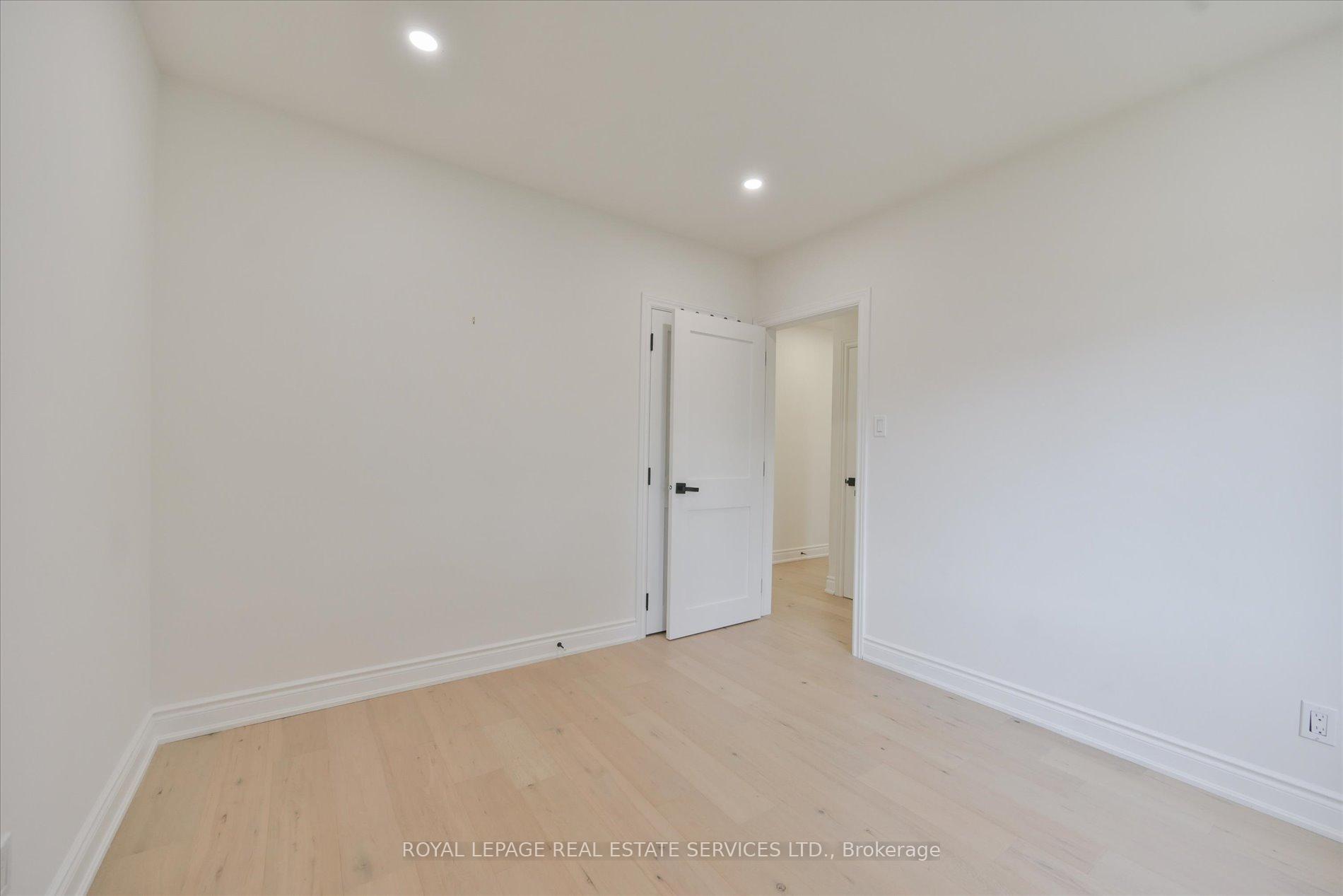 Photo 21 of 18 Celestine Drive, Etobicoke, Willowridge-Martingrove-Richview — HOMEH