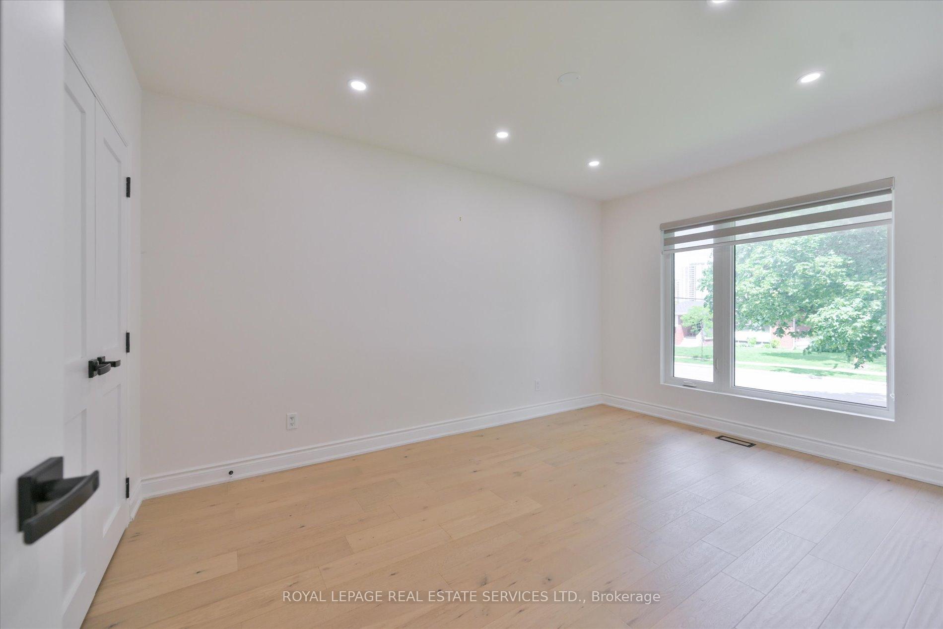 Photo 23 of 18 Celestine Drive, Etobicoke, Willowridge-Martingrove-Richview — HOMEH