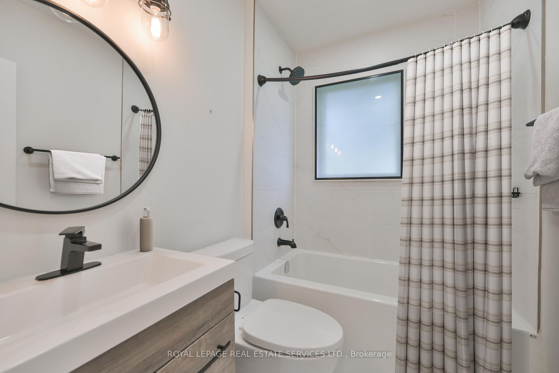 Photo 26 of 18 Celestine Drive, Etobicoke, Willowridge-Martingrove-Richview — HOMEH
