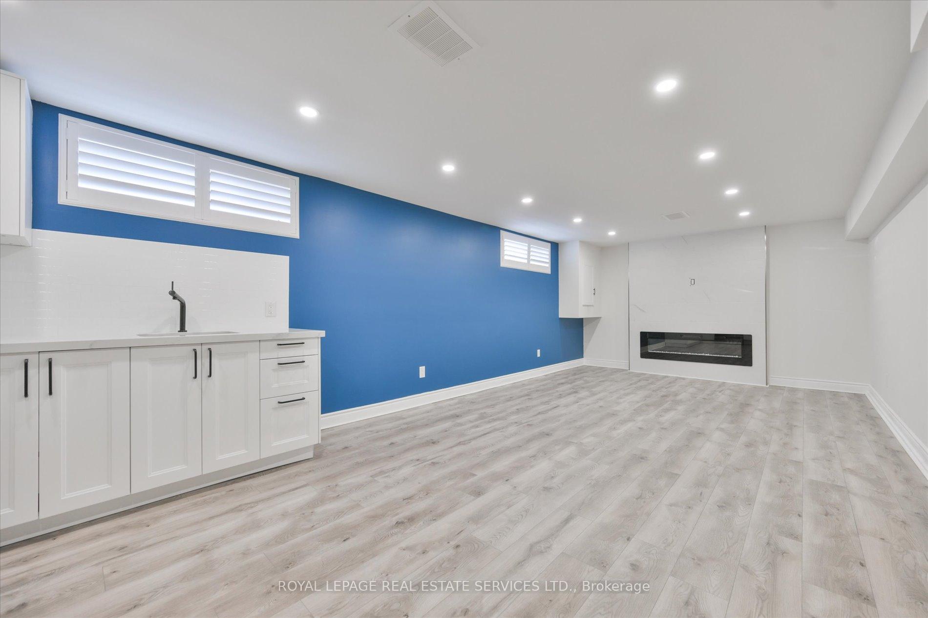 Photo 31 of 18 Celestine Drive, Etobicoke, Willowridge-Martingrove-Richview — HOMEH