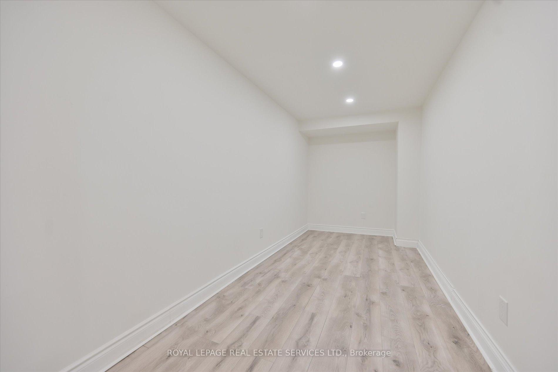 Photo 33 of 18 Celestine Drive, Etobicoke, Willowridge-Martingrove-Richview — HOMEH