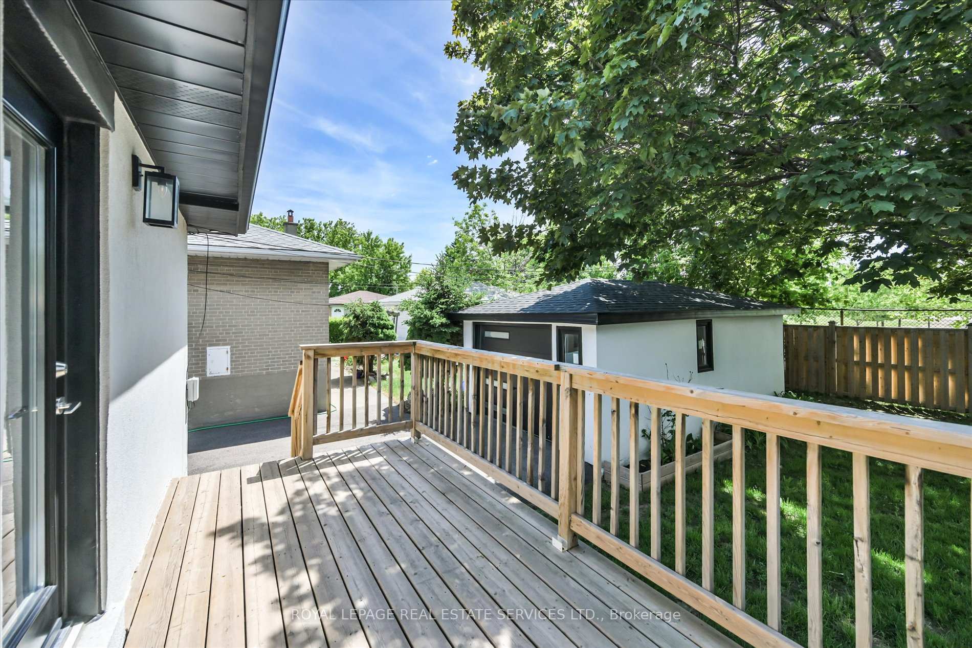 Photo 37 of 18 Celestine Drive, Etobicoke, Willowridge-Martingrove-Richview — HOMEH