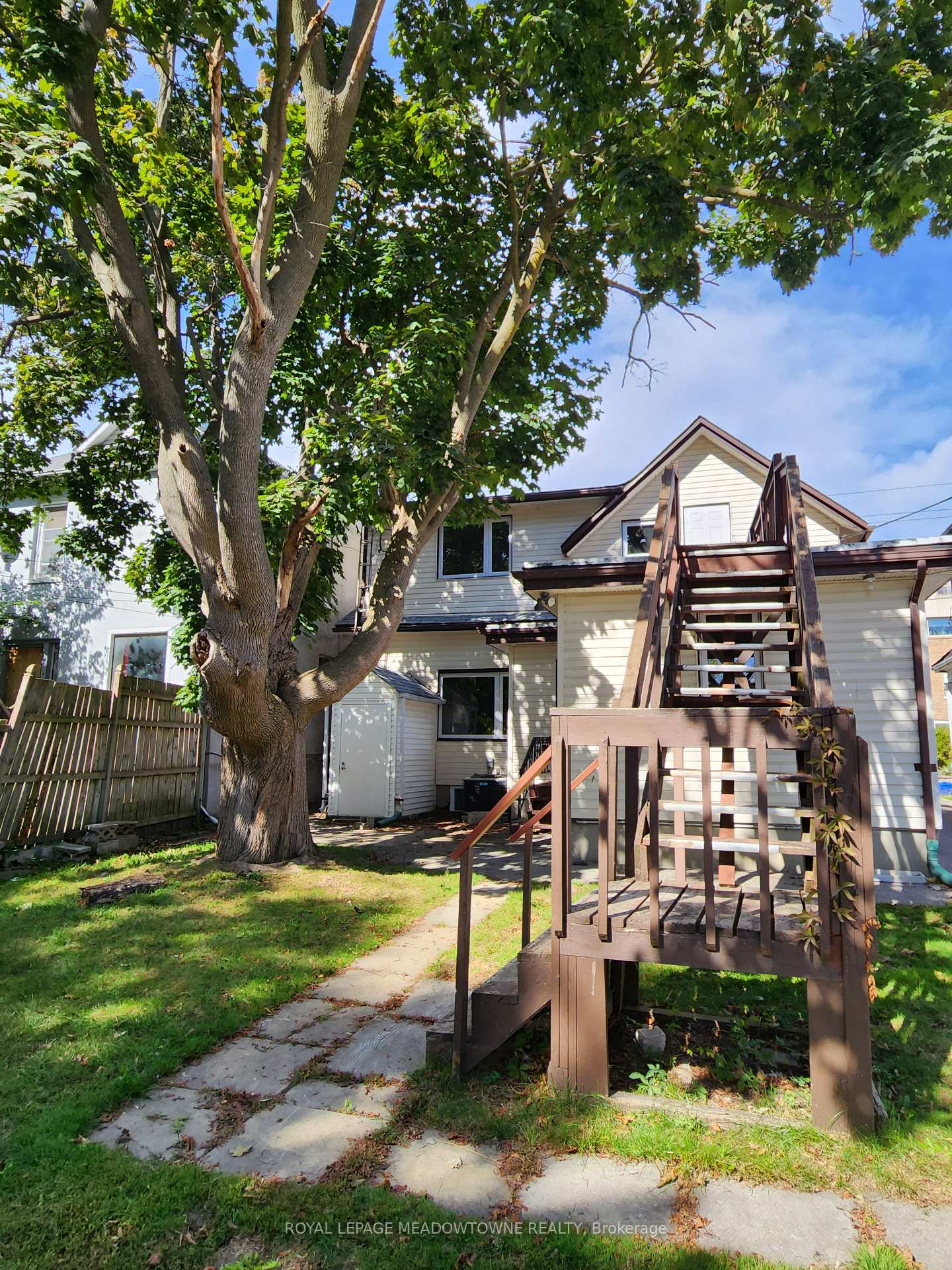 Photo 17 of 119 Colborne Street E, Oshawa, O'Neill — HOMEH