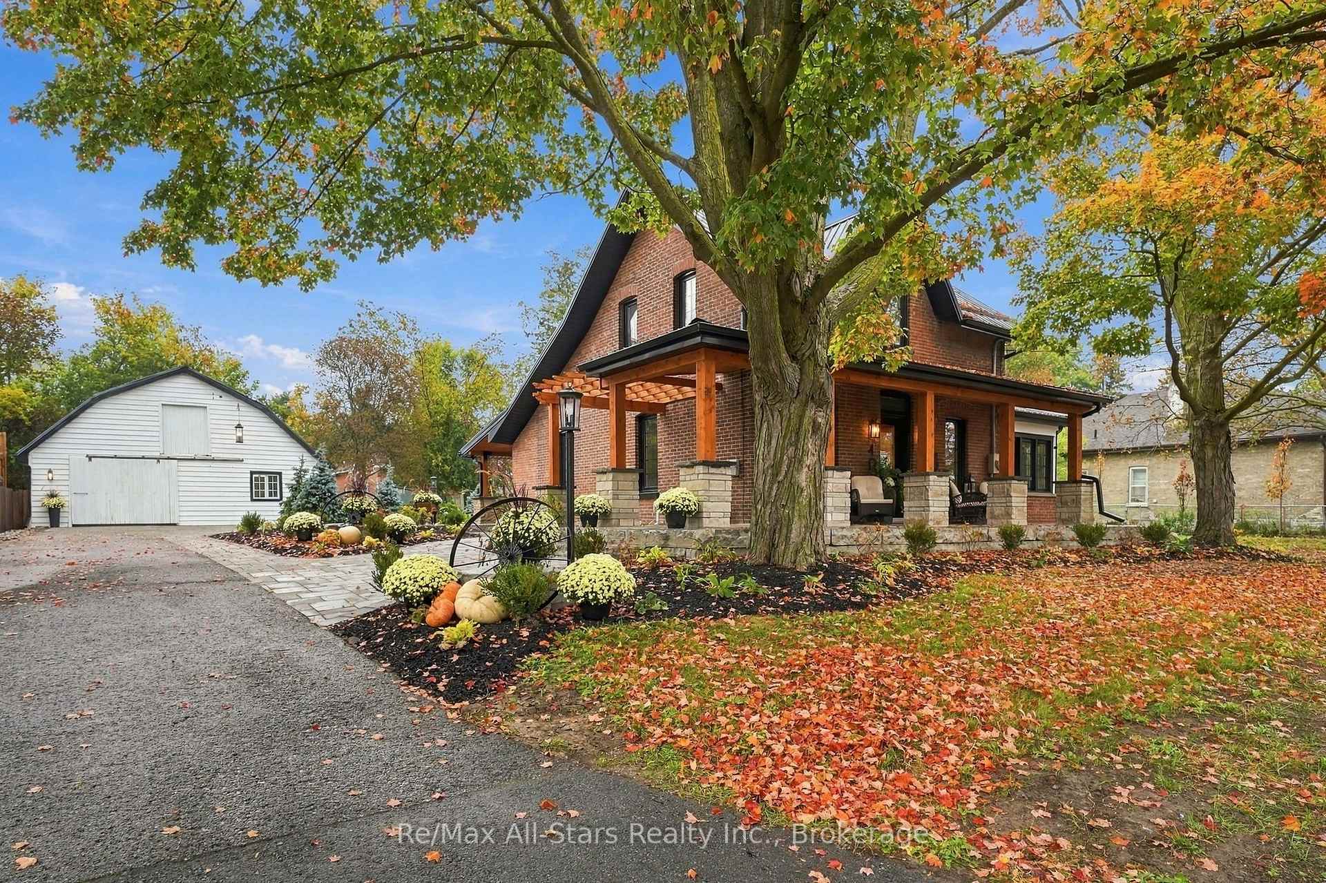 Photo 1 of 40 Caroline Street, Kawartha Lakes, Lindsay — HOMEH