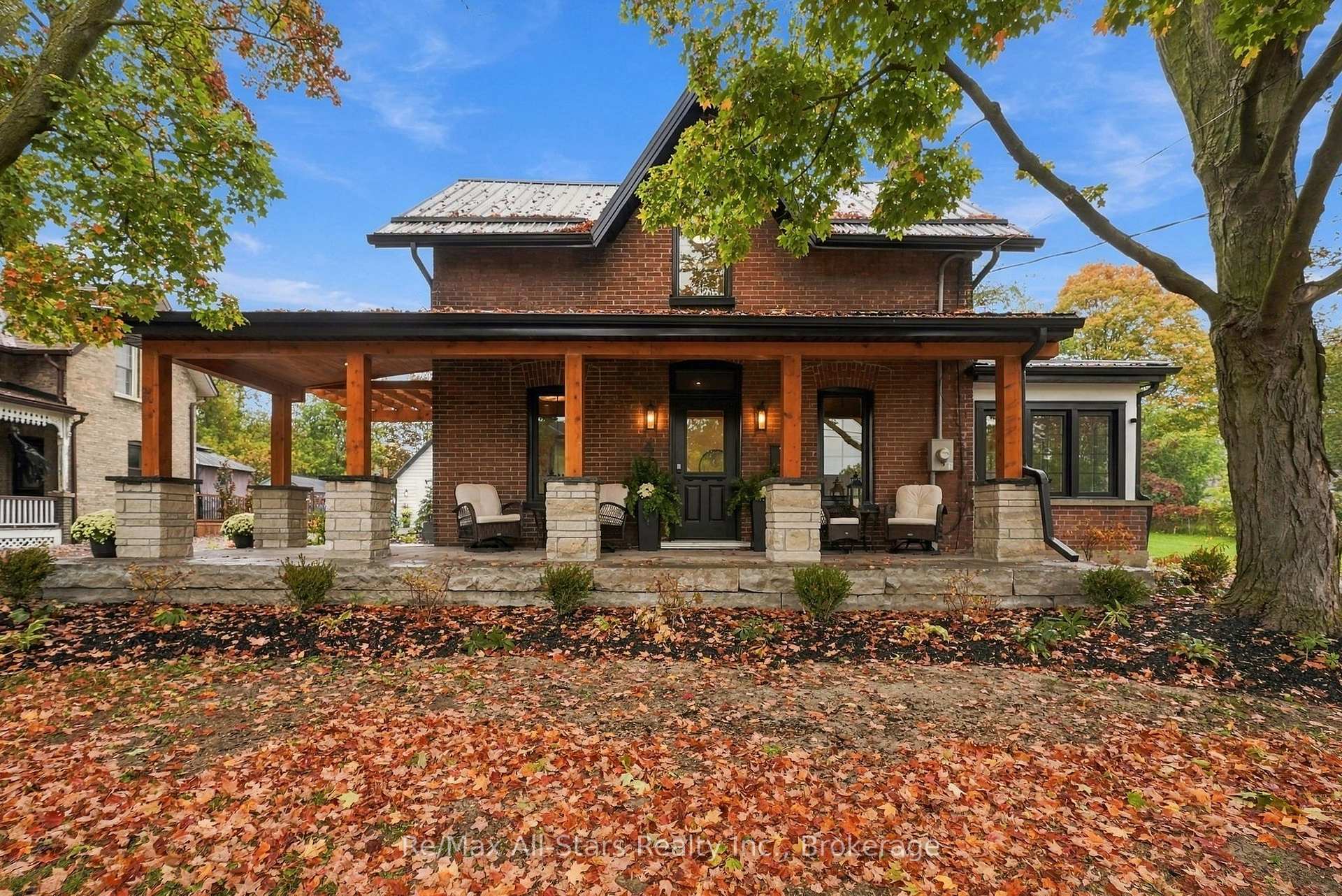 Photo 2 of 40 Caroline Street, Kawartha Lakes, Lindsay — HOMEH